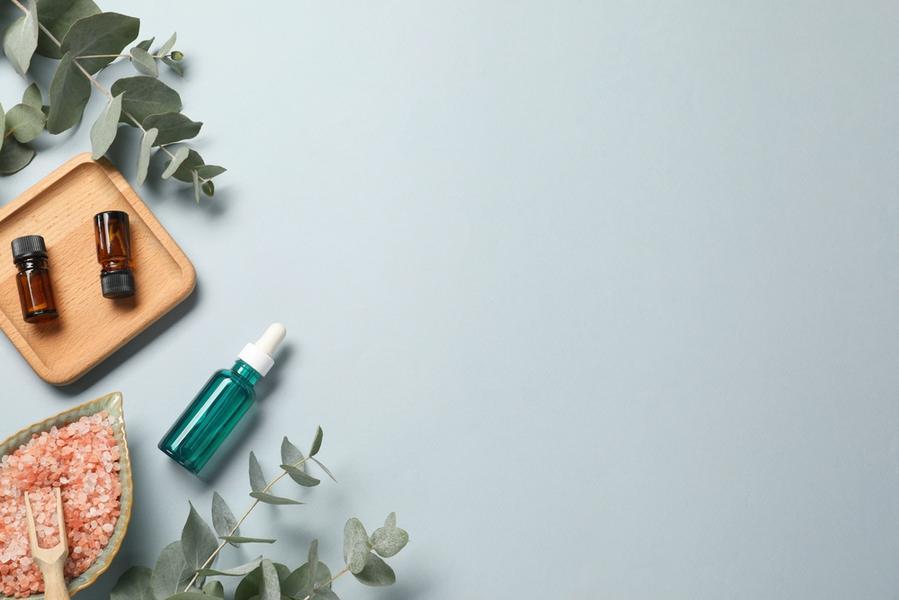 article cover image for wie-ätherische-öle-die-schönheitsroutine-bereichern-können